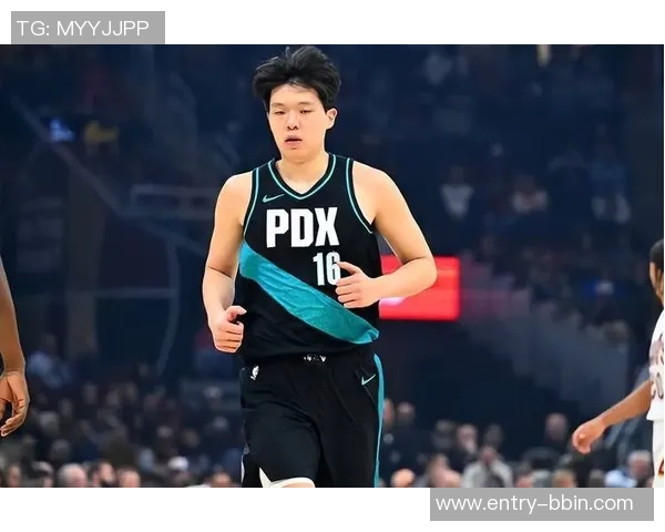 克林根29场比赛狂揽130个前场篮板展现绝佳抢板能力引领联盟榜首